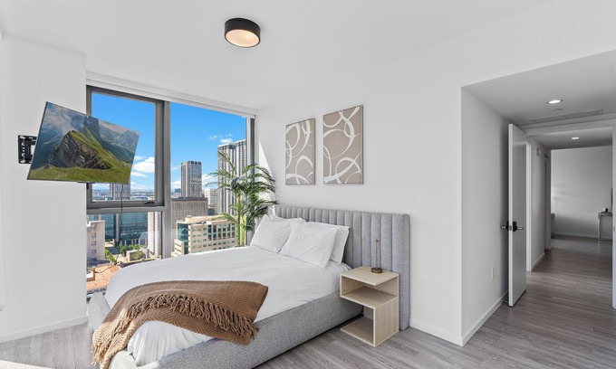 Downtown Miami Apartment | Downtown Miami Luxury Two Bed Two Bath with Views