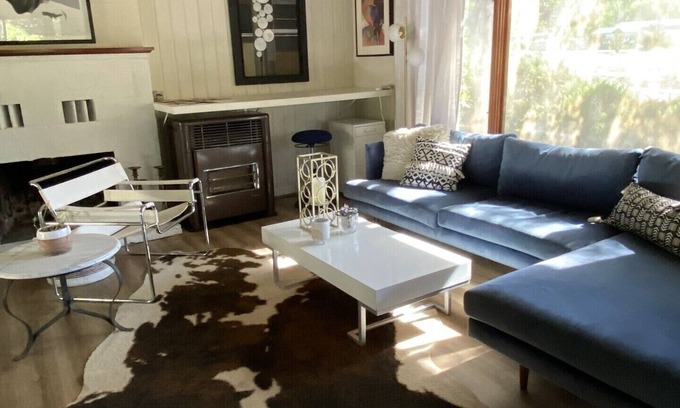 Murphys House | Downtown Murphys Mid Century Modern Boho Haus