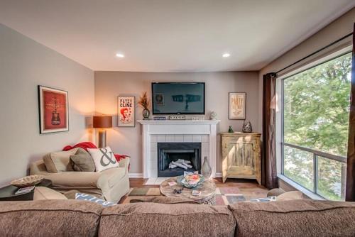 North Capitol Apartment | Downtown Nashville Covered Parking unit 1014
