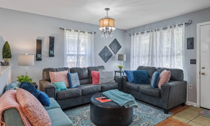 Spencer J. McCallie House | Downtown- Newly renovated, luxury in quiet neighborhood! 2miles to everything!