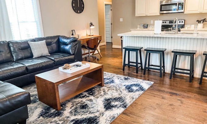 Downtown House | Downtown Raleigh 3 Bedroom Bungalow
