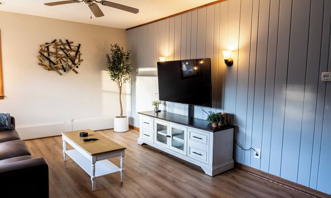 Rochester House | Downtown rambler. 2 bed, 1 bath, office & fence.