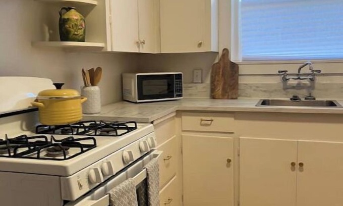 Downtown Riverside Apartment | Downtown Riverside Cozy Gemnn