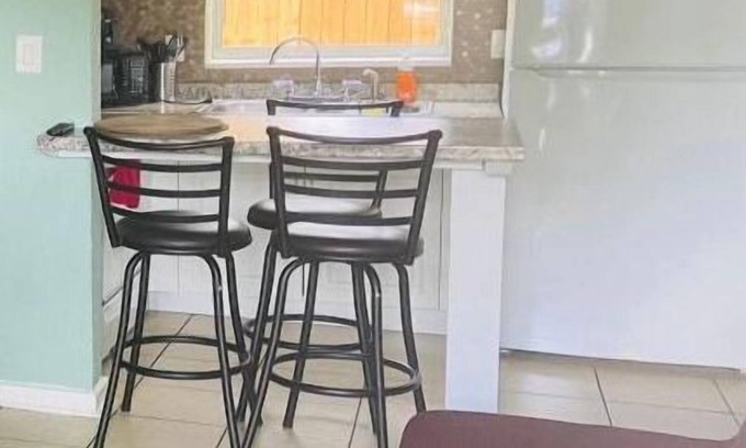 Downtown Apartment | Downtown Sarasota Apartment 2BR/2BA, Pet-Friendly close to LidoBeach & SiestaKey