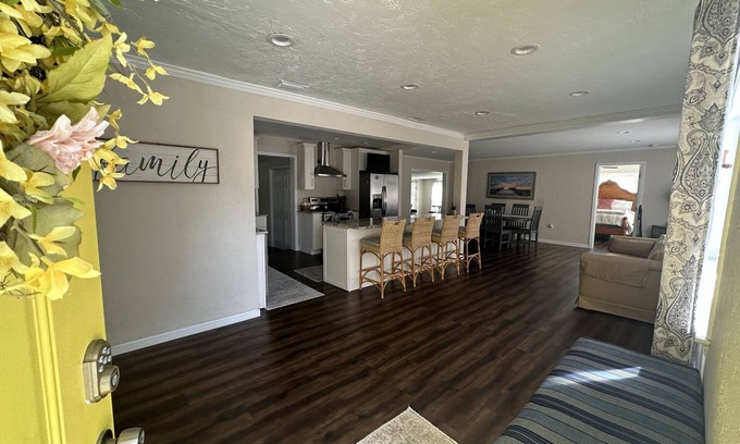 Park East House | DOWNTOWN SARASOTA SEASONAL RENTAL