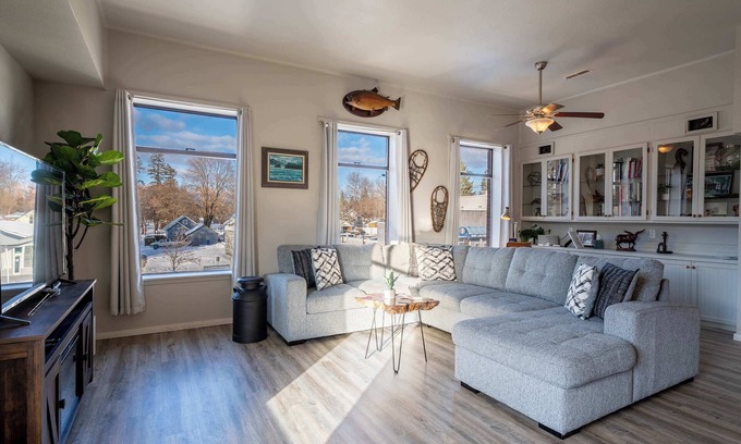 Spirit Lake Apartment | Downtown Spirit Lake’s Only Rooftop Haven