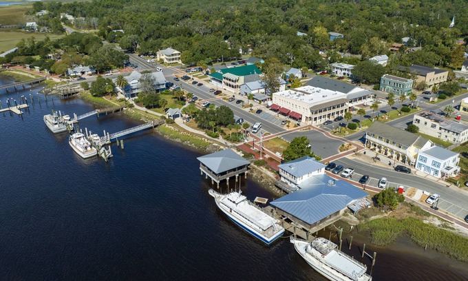 St. Marys House | Downtown St Mary's GA - Designer Cottage