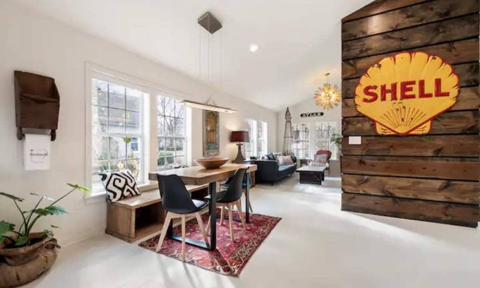 Downtown House | Downtown- The Friendly Inn Cottage