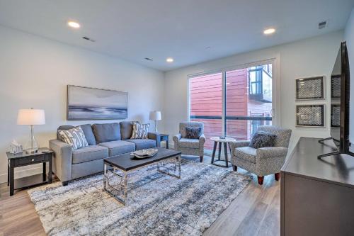 Traverse City Apartment | Downtown Traverse City Condo Less Than half Mi to Beach!
