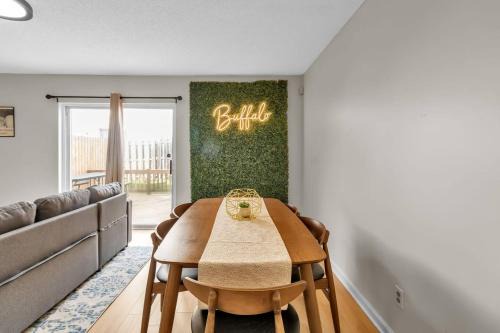Willert Park Apartment | Downtown & Upscale