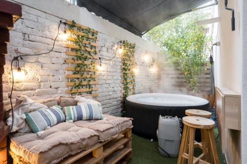 Bucharest City-Centre Apartment | Downtown Urban Spot Jacuzzi&Cinema Universitate