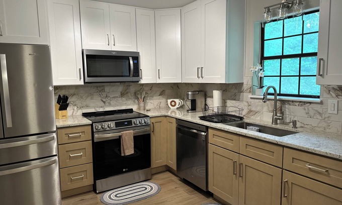 Woodstock House | Downtown Woodstock Newly Renovated Home