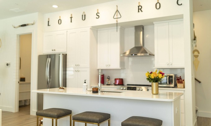 Woodstock House | Downtown Woodstock - Open Concept and Natural light- Metro Atlanta Townhome