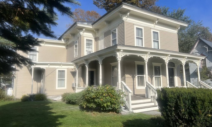 Milford House | Doyle House - Near Cooperstown Dreams Park