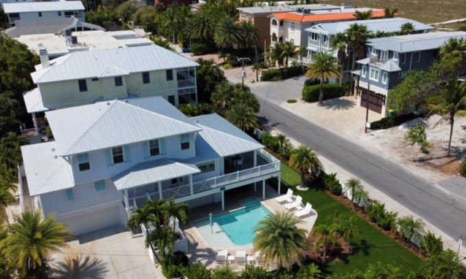 Anna Maria House | Dragonfly - Southern charm on the North end of Anna Maria Island