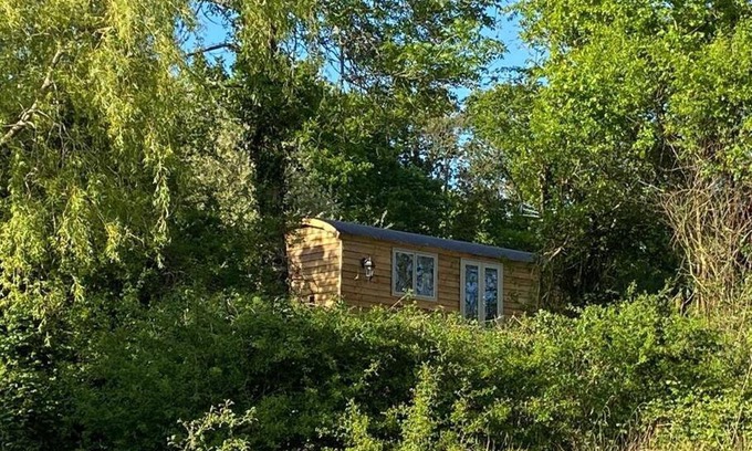 Axminster Ski Chalet | Drakes Mead Retreat - Shepherd's Hut