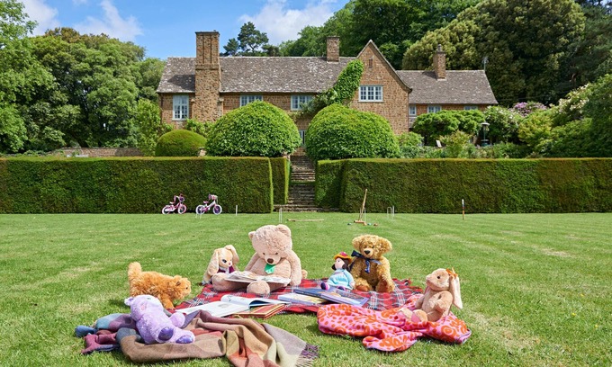 Dursley House | Drakestone House Manor with Breathtaking Cotswolds Views