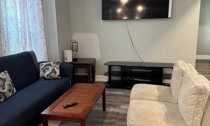 Garden Court Apartment | Dream apartment 2-bedroom apartment in fantastic Philadelphia with WiFi, AC