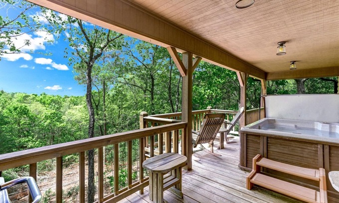 Morganton Cabin | Dream Catcher-Cozy and romantic, a perfect getaway home