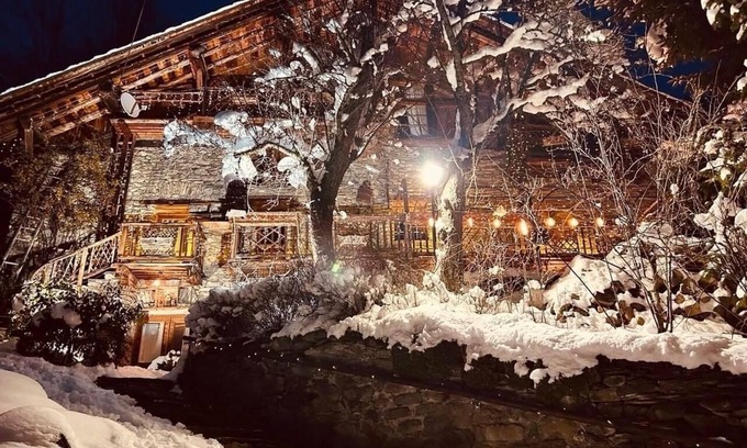 Seez Bed & Breakfast | DREAM CHALET