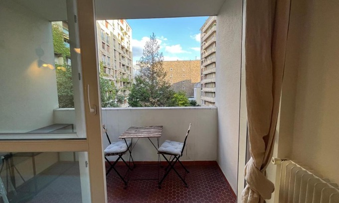 Passy Apartment | Dream Dwell Paris -Studio with Balcony 800m to Trocadéro and Tour Eiffel