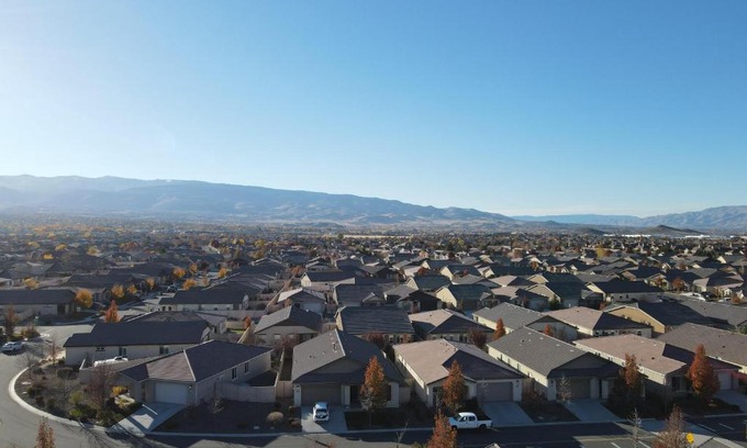 Reno House | Dream Family Home in South Reno 4 bed 30 Min to Lake Tahoe