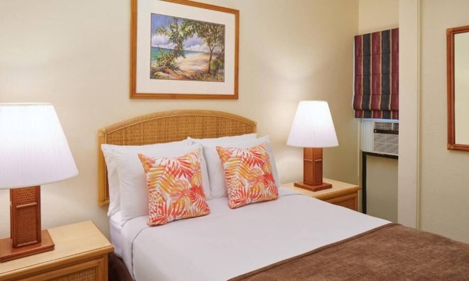 Nawiliwili Apartment | Dream Getaway! Spacious 2 Bedroom w/ Queen & Double Beds, Private Balcony