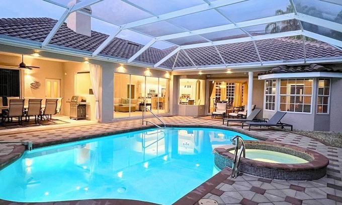 Braden River House | DREAM HOUSE with Heated Pool & Spa, 27-Holes Golf Course