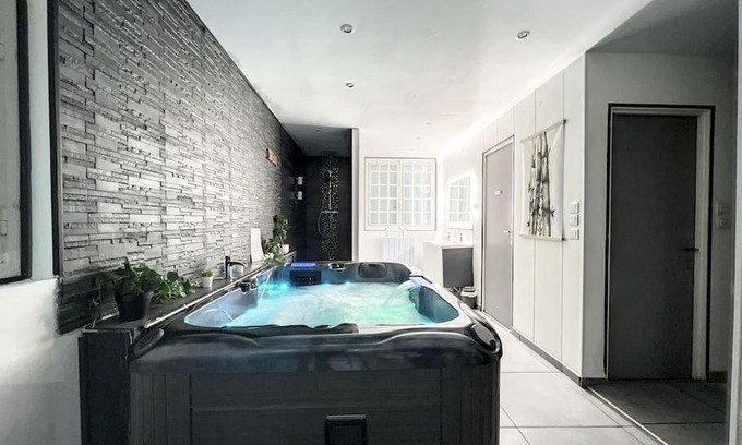 Downtown Apartment | Dream Loft jacuzzi - sauna