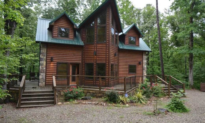 Broken Bow Cabin | Dream Time Retreat COUPLE CABIN. KING bdrm, 2 TWINS, jacuzzi & outdoor HOT TUB