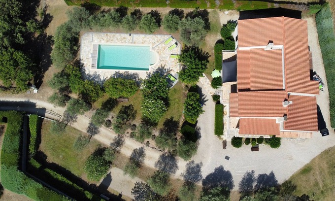 Malaucene Villa | Dream villa beneath the Ventoux. incl. heated pool, Wi-Fi & cleaning service!