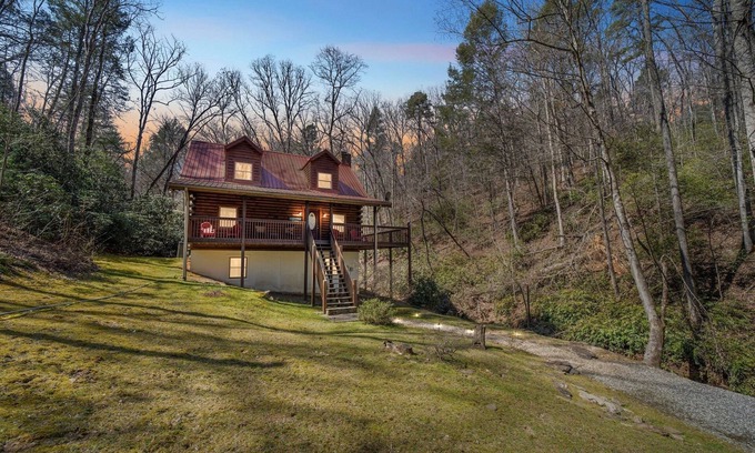 Lake Lure Cabin | Dreamcatcher- Pet Friendly- Mirror Lake-Waterfall by Sunscape Property Management