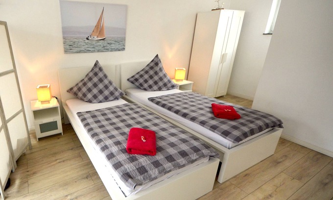 Hamburg-St. Georg Apartment | Dreamlike newly renovated apartment for 2 people with sophisticated equipment
