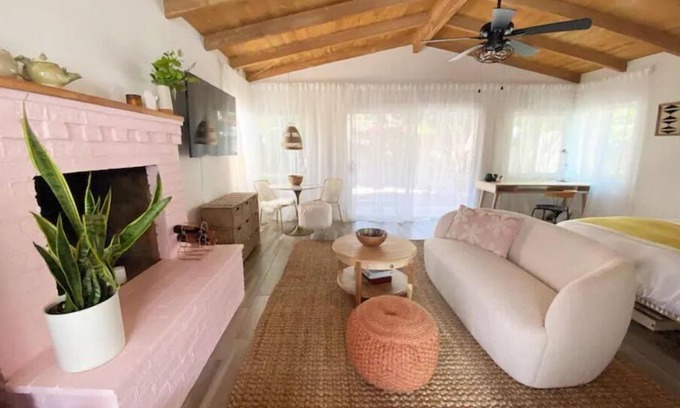 Warm Sands House | Dreamy Palm Springs studio getaway