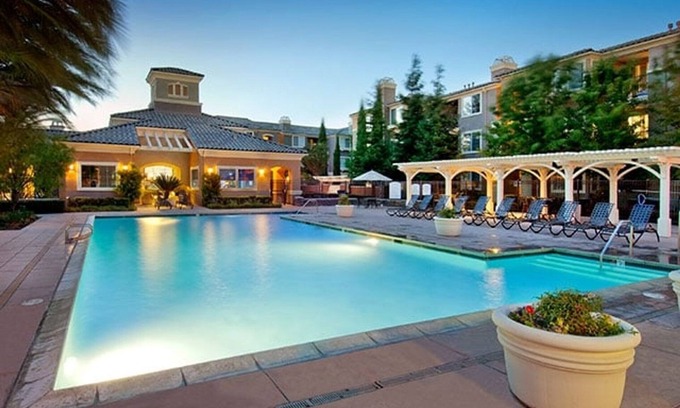 South San Jose Apartment | Dreamy San Jose 2BR w/Gym, Pool, W/D, near highways + VTA, by Blueground