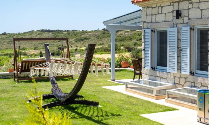 Bozcaada House | Dreamy Villa near Beach with Backyard in Bozcaada