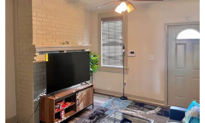 Metropolitan Apartment | Dreamy West Victorian Apartment