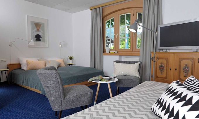 Bayrischzell House | Dreibettzimmer/mehrbettzimmer - Hotel & Restaurant Alpenrose Bayrischzell