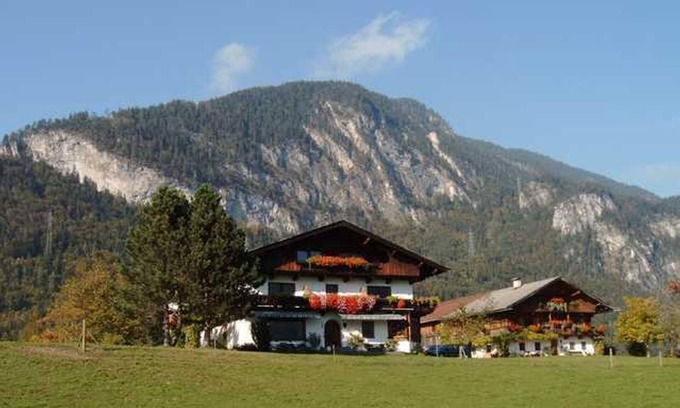 Kramsach Cottage | Dreibettzimmer mit Balkon - Pension Christoph