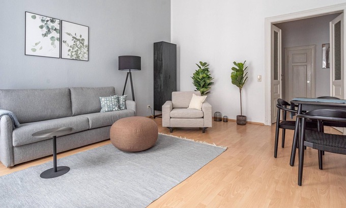 Innere Neustadt Apartment | Dresden Hoyerswerdaer Str | Two-Bedroom Suite XL