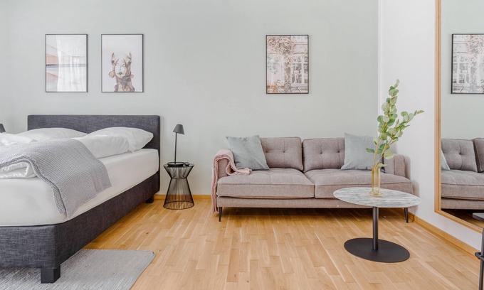 Innere Vorstadt Apartment | Dresden Wallstr | Suite L + Sofa Bed + Terrace