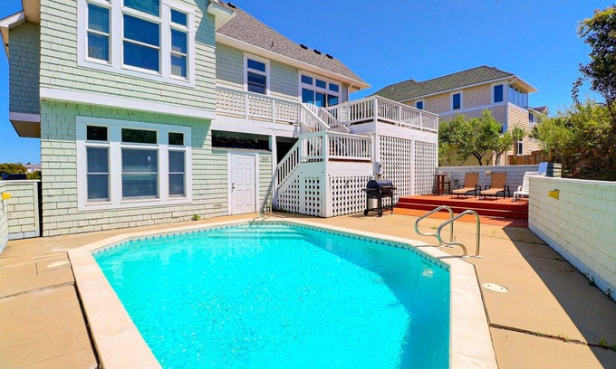 Monteray Shores House | Drifting Sands *2 Ensuites *Pool *Comm Amenities