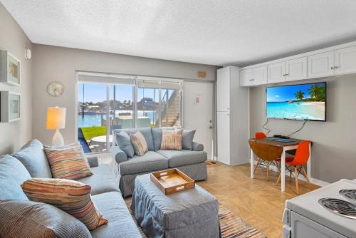 Isles of Capri Apartment | Driftwood Landing 9