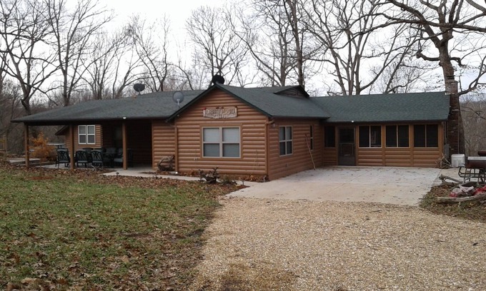 Steelville Cabin | Driftwood River Lodge on the Meramec River. Steelville, MO.