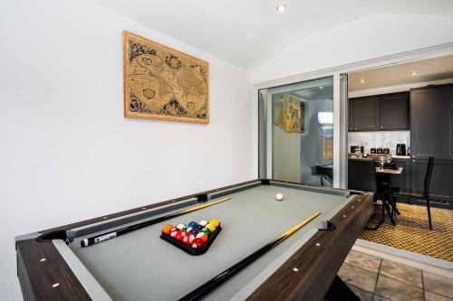 Clayton House | Droylsden Eden - Next to Tram - Free Parking Near Coop- Live & Etihad Stadium