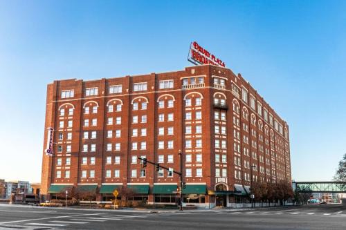 Downtown Wichita Hotel | Drury Plaza Hotel Broadview Wichita