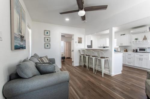 Del Mar Apartment | Dual Suites - Ocean Dr