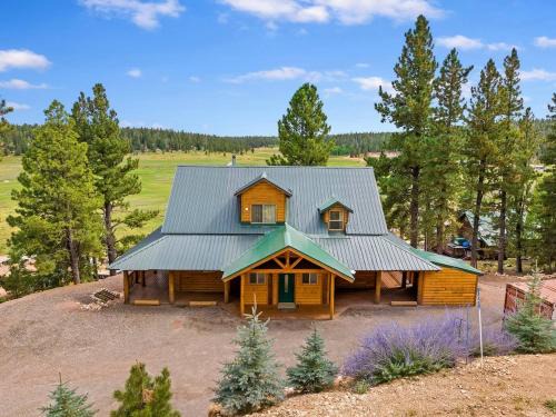 Meadow View Heights House | Duck Creek Cabin- Fireplace, Ping Pong and Views