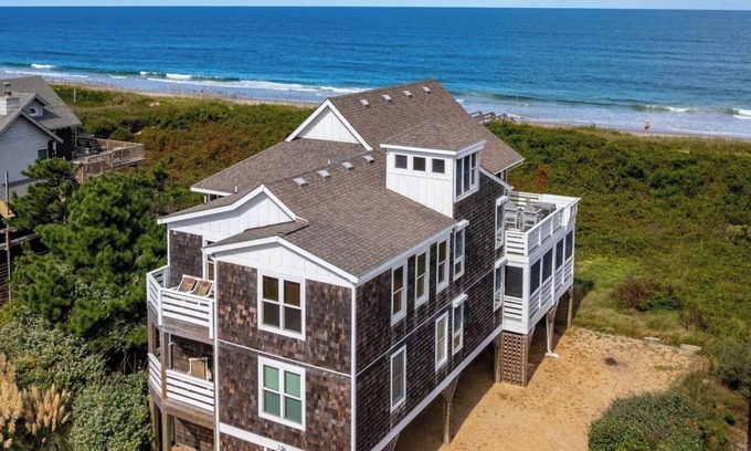 Duck House | Duck Ocean Front, Elevator, Spa, Chefs Kitchen, Panoramic Views, Linens & Towels