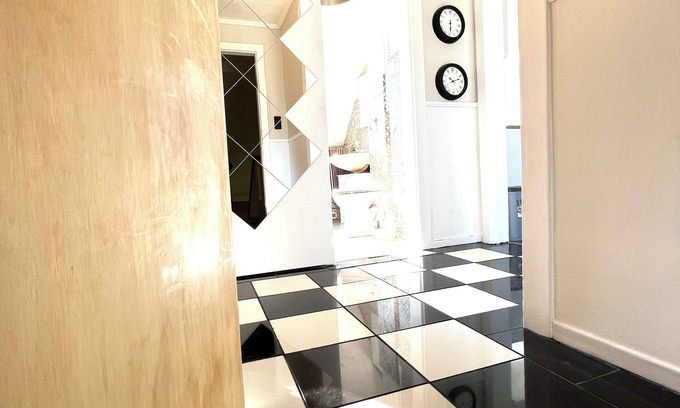 Mittelmeiderich Apartment | Duisburg Feel-Home Etablissement, Airport close, 2 bedrooms, 6 beds, DG, WiFi